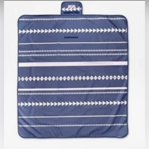 Young Living Other - Young Living Picnic Blanket Blue Beige 50”x60” Indoor Outdoor NEW